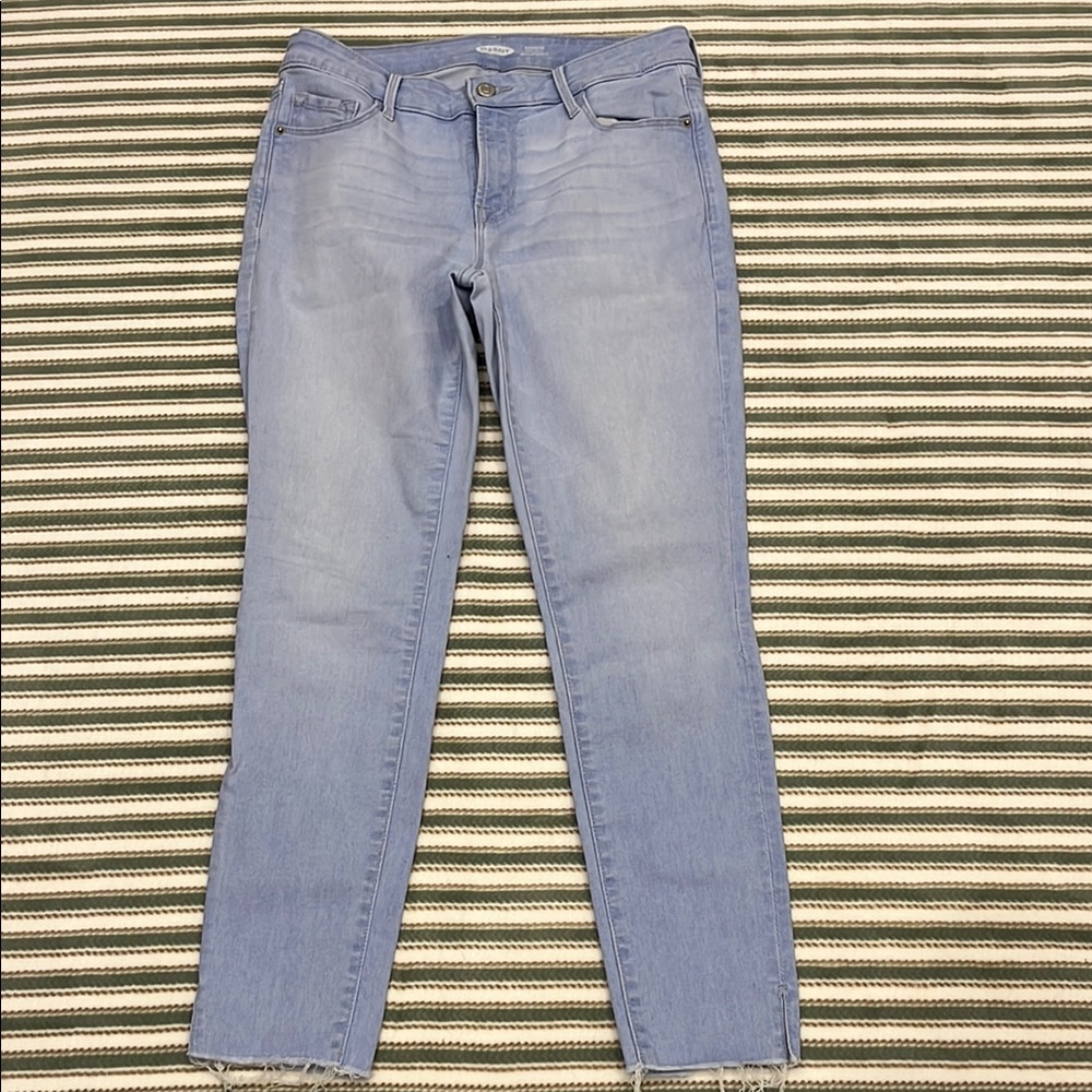 Old Navy Women’s Rockstar Super Skinny Jeans with Built-in Sculpt & Raw Hem